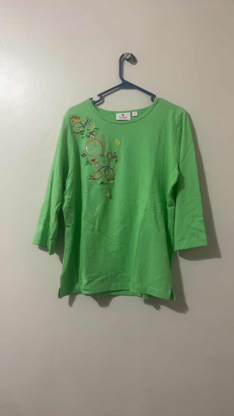 Quacker Factory Women's Green Embroidered Cotton Shirt Medium